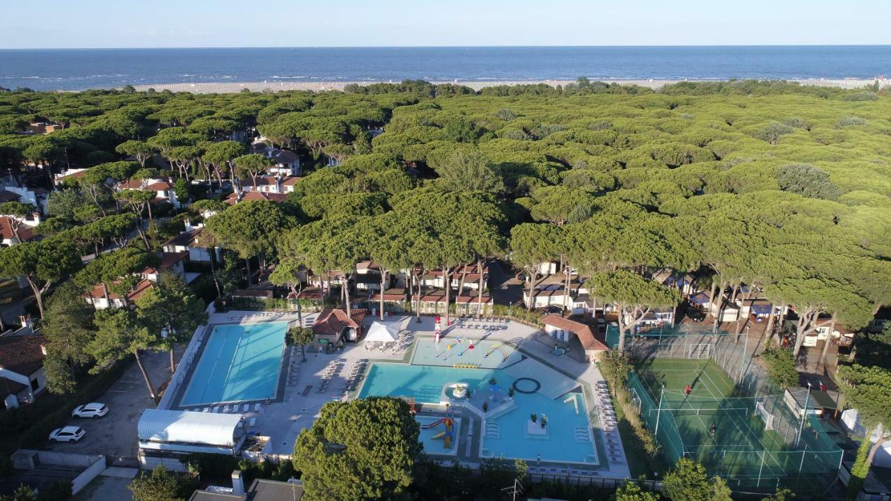 Victoria Mobilehome In Camping Mare E Pineta Lido di Spina Bagian luar foto