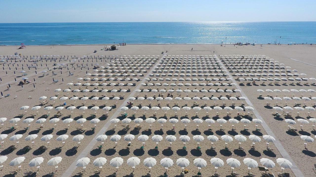 Victoria Mobilehome In Camping Mare E Pineta Lido di Spina Bagian luar foto
