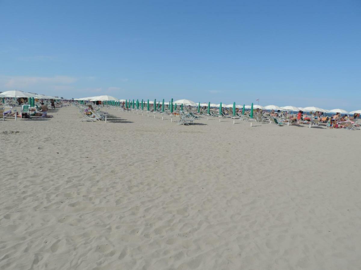 Victoria Mobilehome In Camping Mare E Pineta Lido di Spina Bagian luar foto